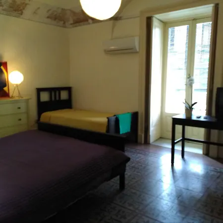 伊瓦纳住宿加早餐酒店 住宿加早餐酒店 卡塔尼亚