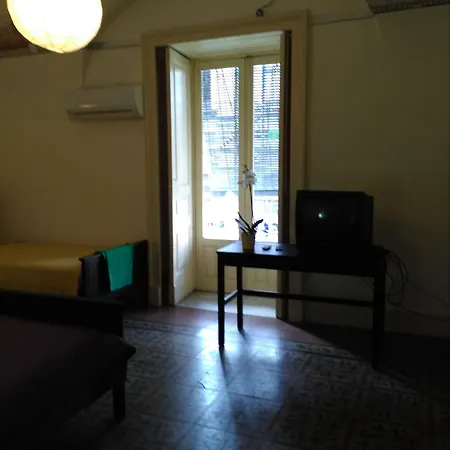 伊瓦纳住宿加早餐酒店 住宿加早餐酒店 卡塔尼亚